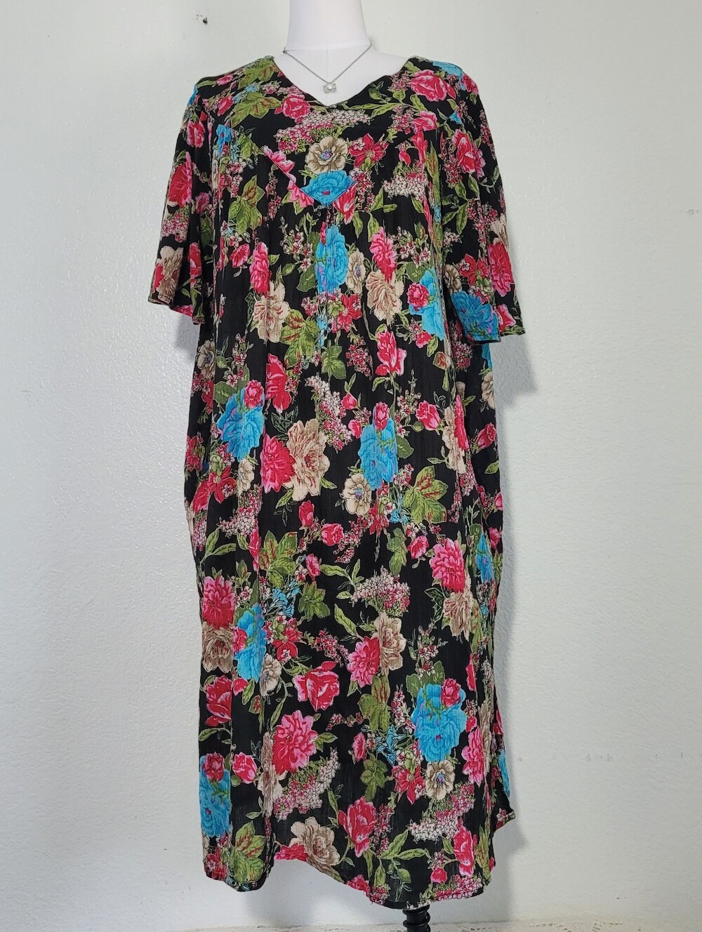 Vintage SANTE Floral V-Neck Black Muumuu KaftanDress with Pink & Blue Blooms X-L